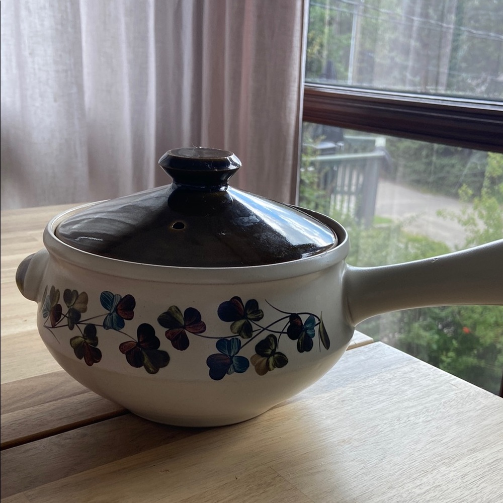 Denby, Shamrock, 2 PTS Round Covered Casserole with handle